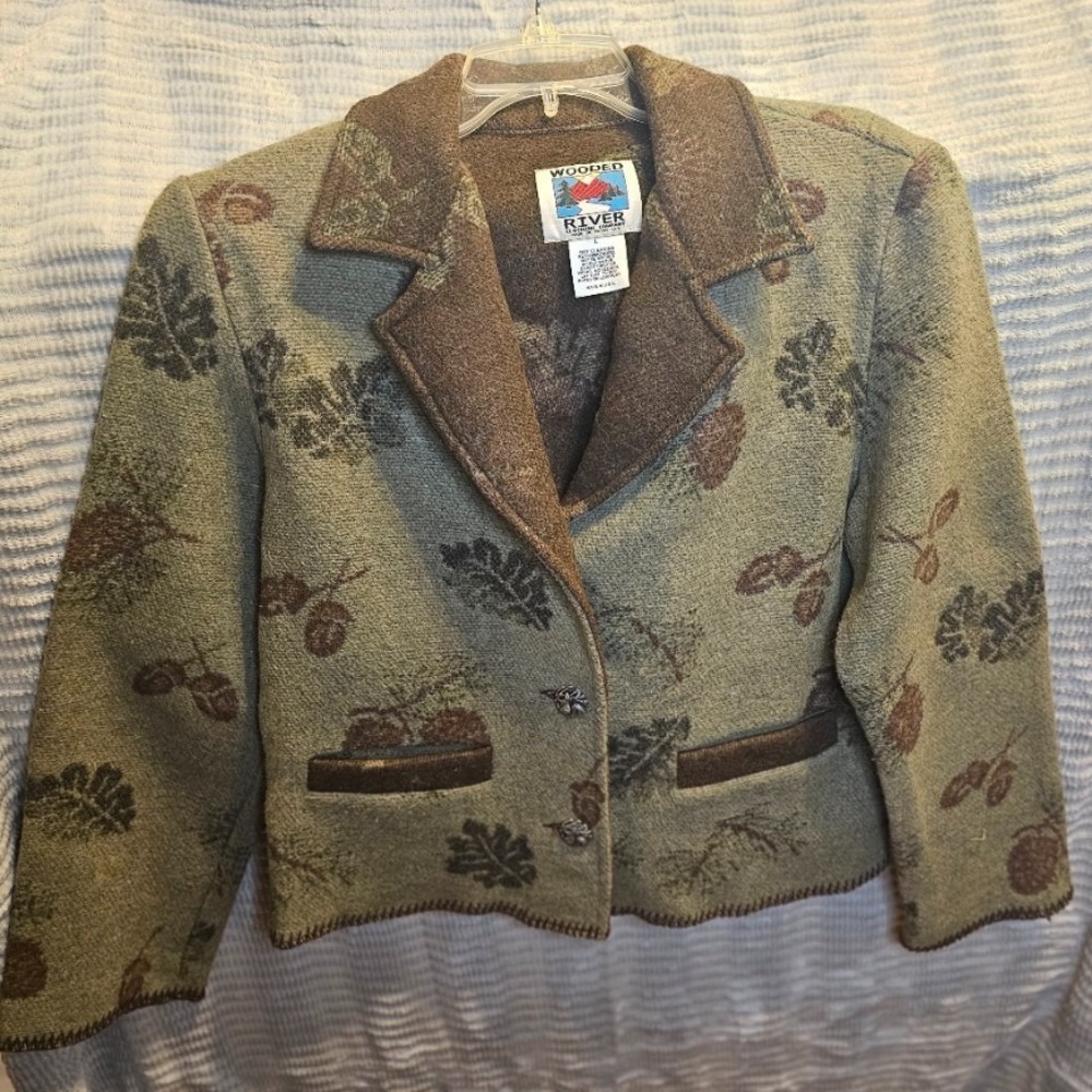 Wooded River Tapestry Jacket Womens Lg Green Brown Nature Squirrel Buttons USA